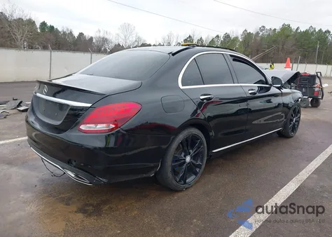 2016 Mercedes-Benz C 300 из США, поврежденный, VIN 55SWF4JB4GU167147